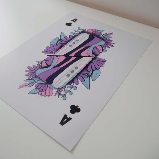 L'impression est réalisé en France à Amiens au studio Chez didine. Une impression de qualité qui fait ressortir les couleurs grâce à son papier semi mat.