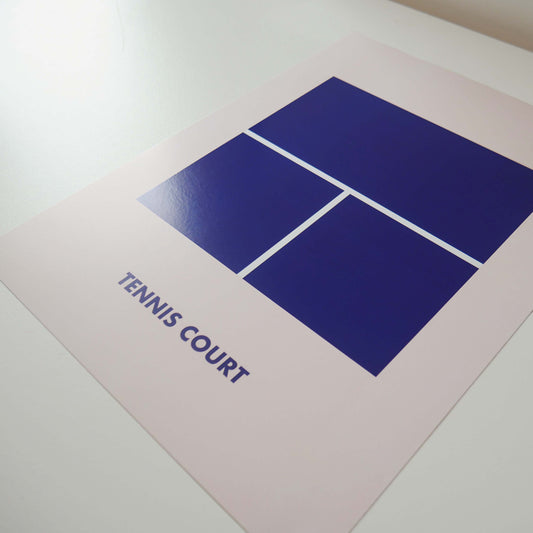 L'impression est réalisé en France à Amiens au studio Chez didine. Une impression de qualité qui fait ressortir les couleurs grâce à son papier semi mat.